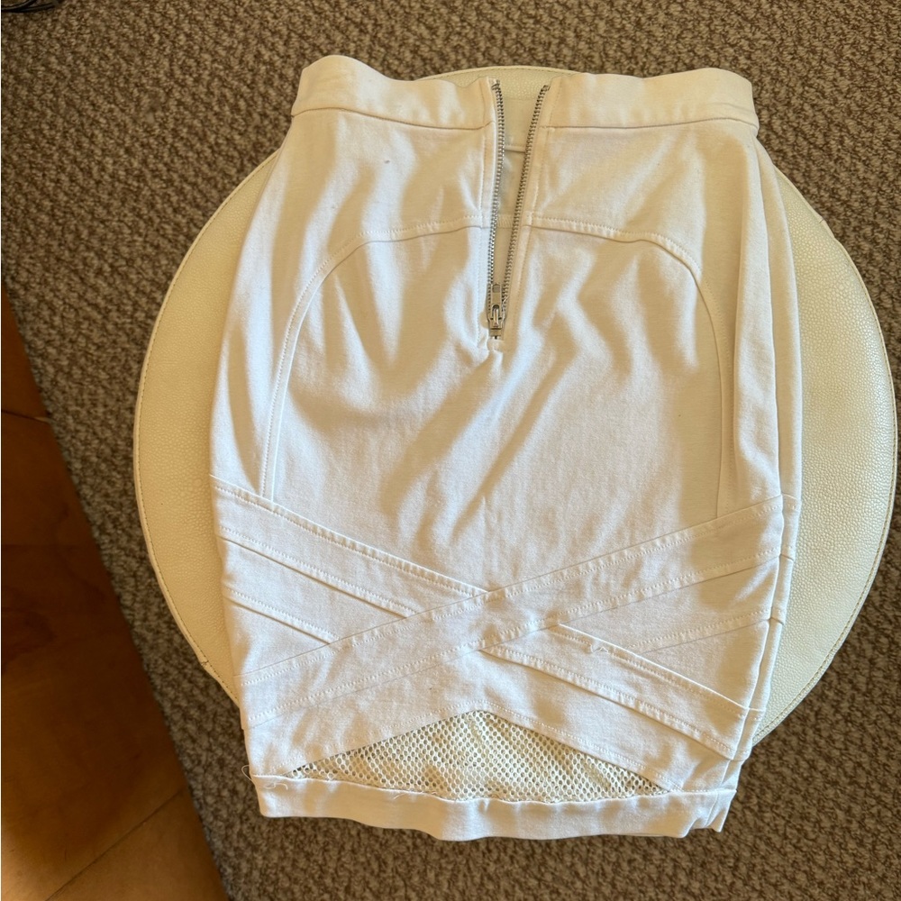 Guess skirt white